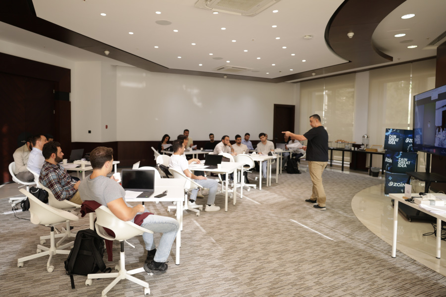 Zain Great Idea يجمع نخبة من