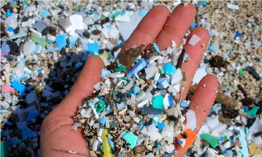 خطر البلاستيك.. تلوث يغمر المحيطات من