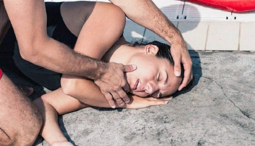 شاب مصري يفارق الحياة بعد ابتلاع