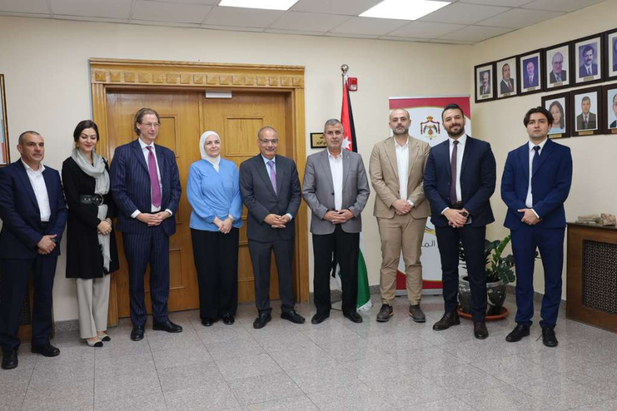الأردن وألمانيا يستعرضان فرص الاستثمار في