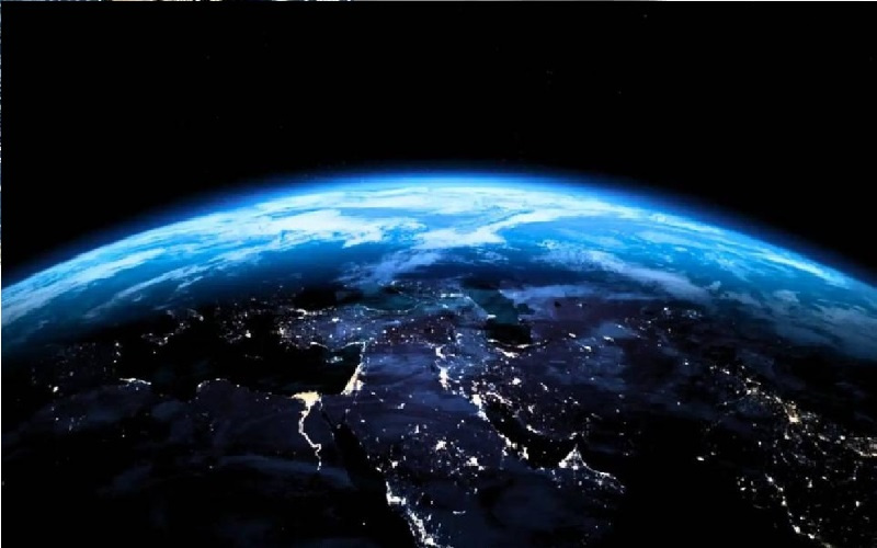 الأرض تغرق في الظلام.. ناسا تحذر