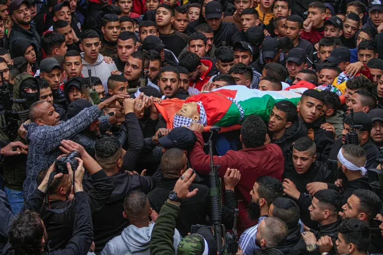 شهيد برصاص الاحتلال في مخيم عسكر