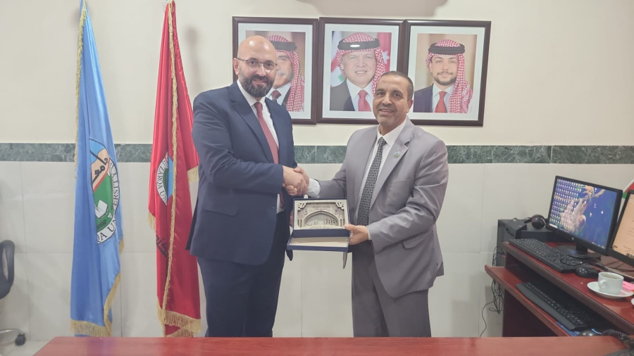جامعة الزرقاء تستضيف وفدا من جمعية