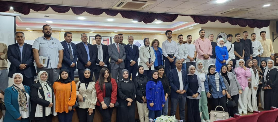طلبة جامعة الزرقاء يشاركون في اللقاء