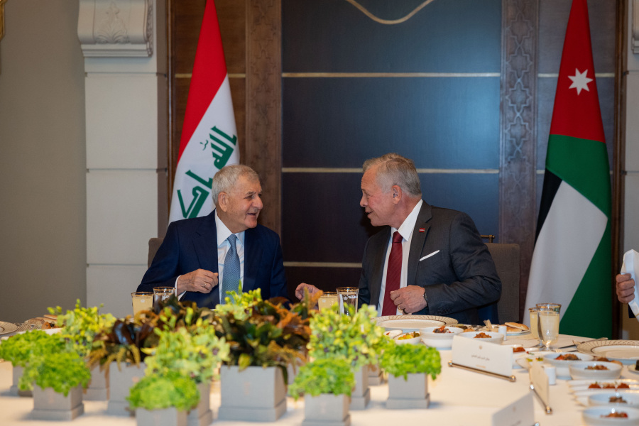 الملك والرئيس العراقي يعقدان لقاء في