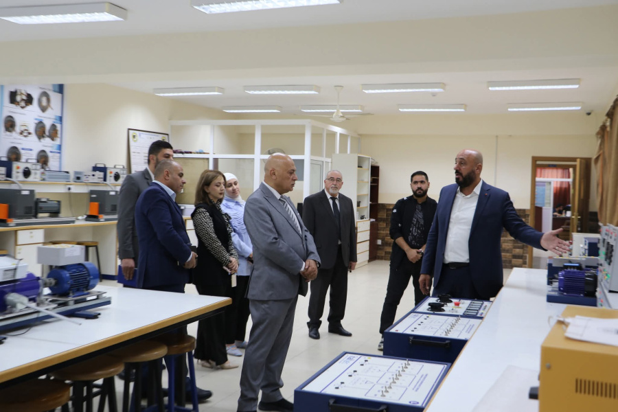 جامعة الزرقاء تستقبل وفدا من مجلس