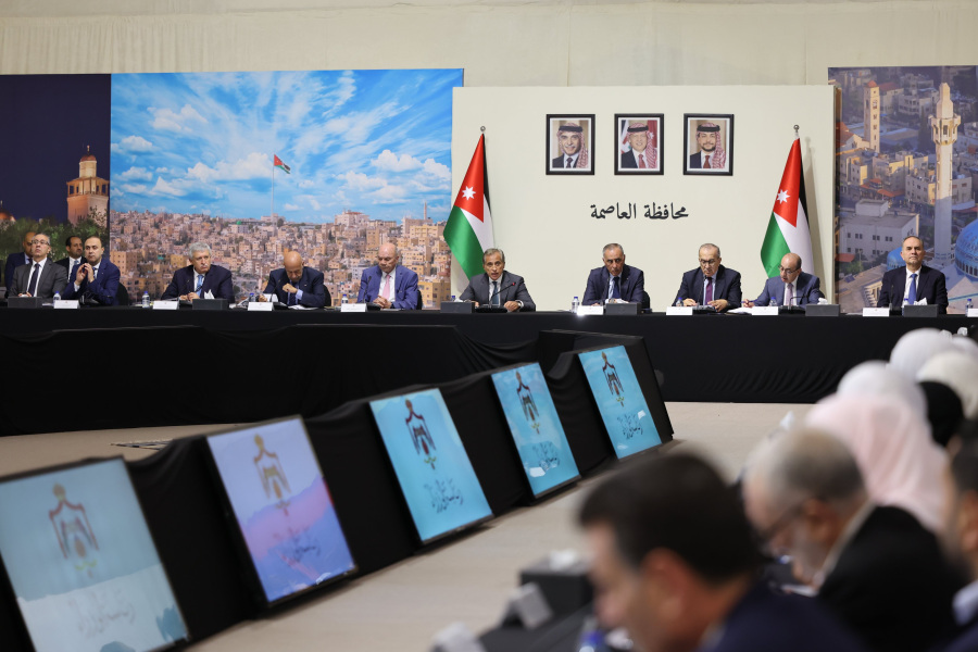 الحكومة تبدأ تنفيذ برنامج خدمة العلم