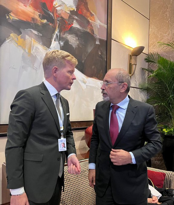 الصفدي يلتقي المبعوث الخاص للأمين العام