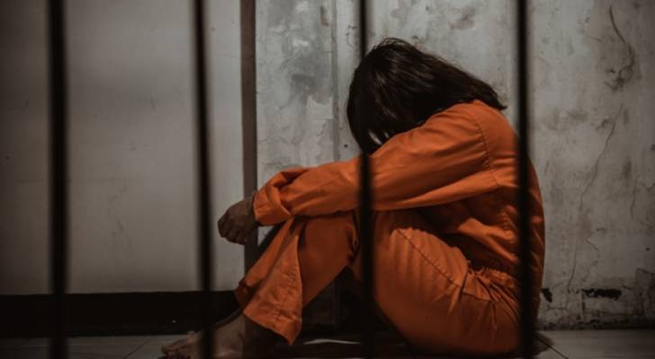 قتلت زوجها خنقا وحرقا في عمّان..