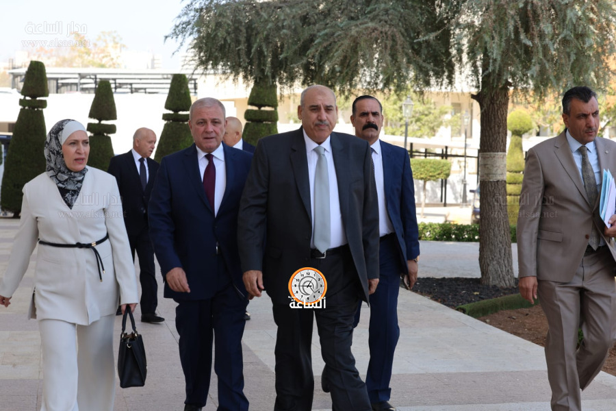 الأعيان والنواب إلى الديوان الملكي