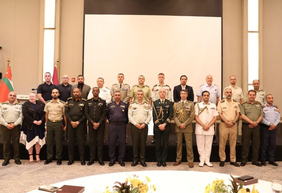 مدير عام الخدمات الطبية الملكية يلتقي