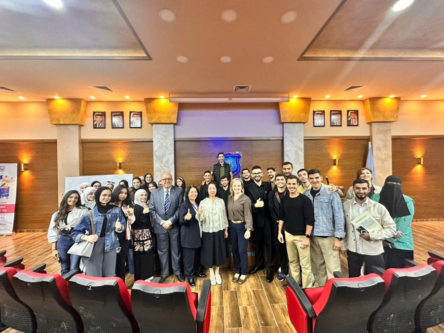 ندوة في عمان الأهلية حول المنح