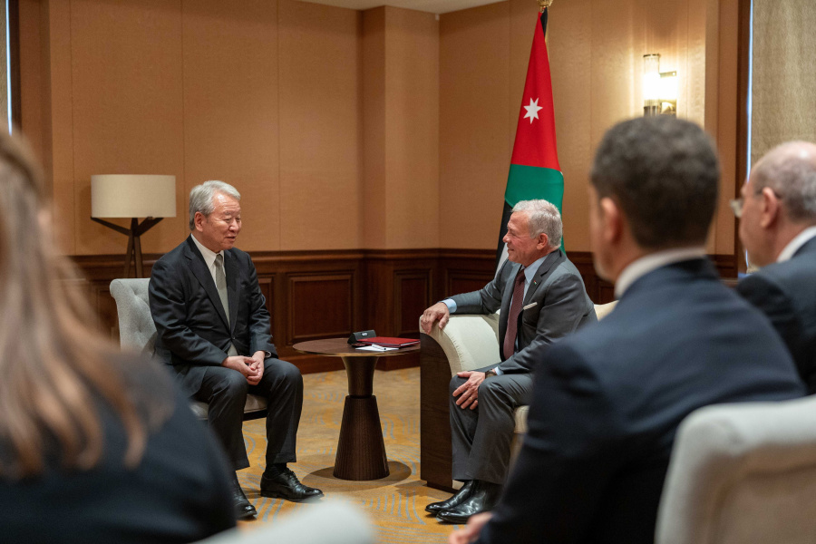 الملك يلتقي رئيس الوكالة اليابانية للتعاون