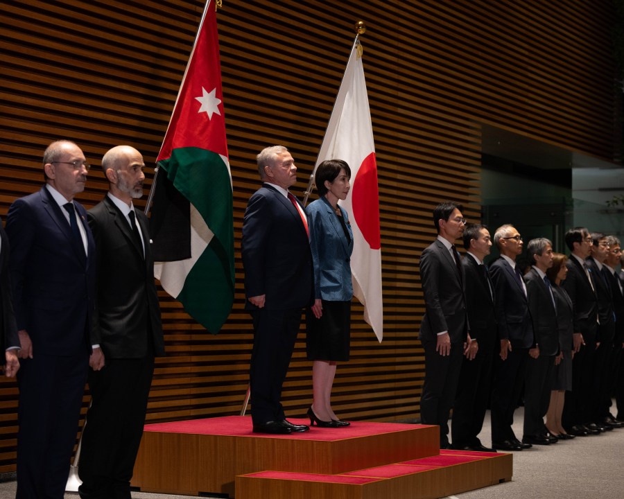 الملك يلتقي رئيسة الوزراء اليابانية ويؤكد