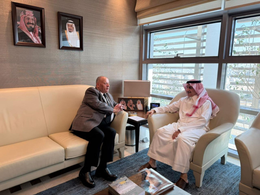 السفير السعودي الأمير منصور بن خالد