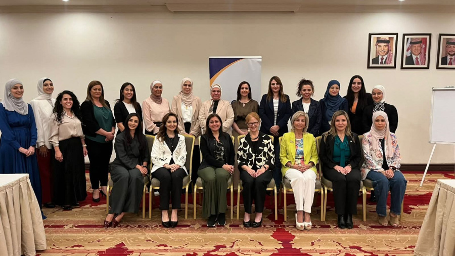 الشرق الأوسط تستضيف مسؤولة برنامج الدكتوراه