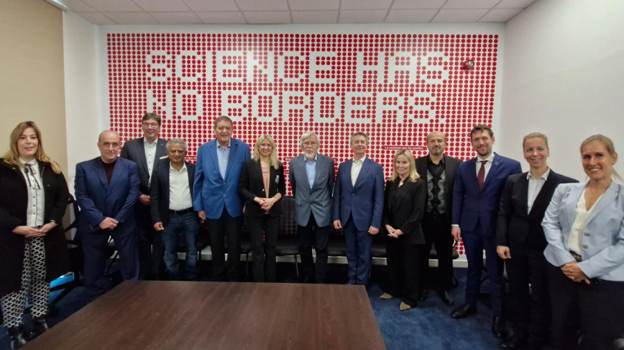 ألمانيا ستصبح عضوا مشاركا في المركز