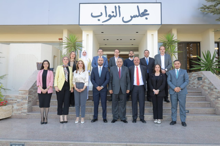 القاضي يلتقي وفد جمعية سند ويؤكد