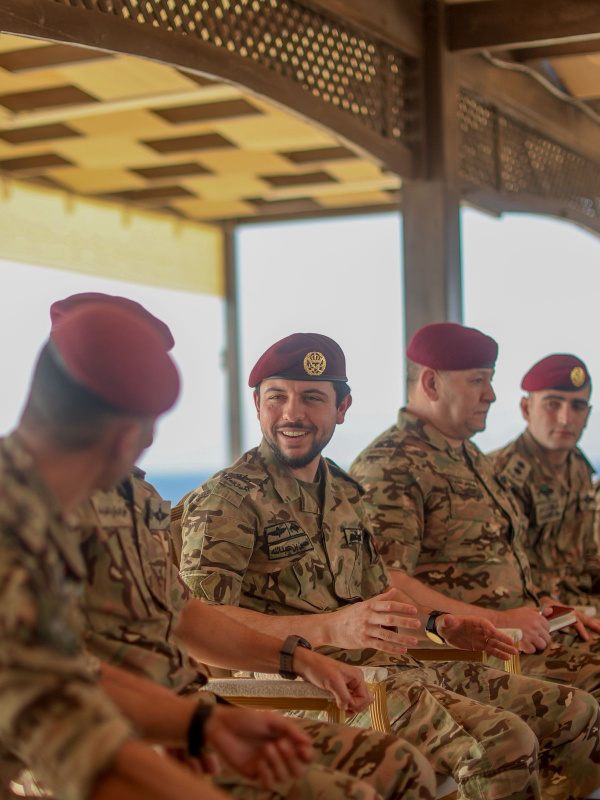 ولي العهد: ‎النشامى رفاق السلاح يعطيكم