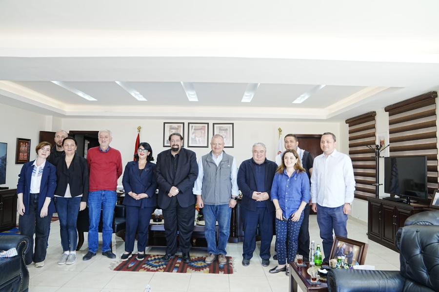 وفد جورجي يزور البترا للاطلاع على