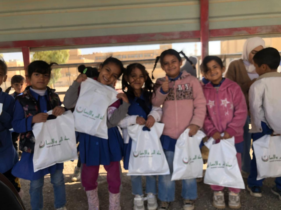 البر والإحسان تسلم مساعدات لأسر عفيفة