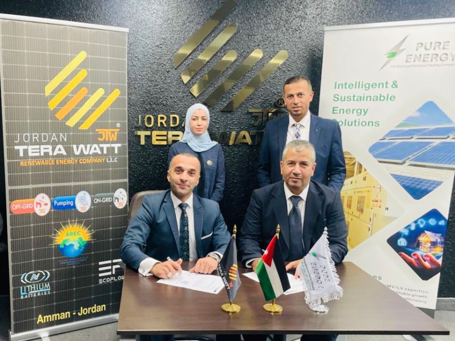 اتفاقية أردنية لتوريد الواح طاقة شمسية