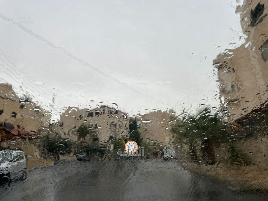 شاهد.. أمطار غزيرة على مناطق في