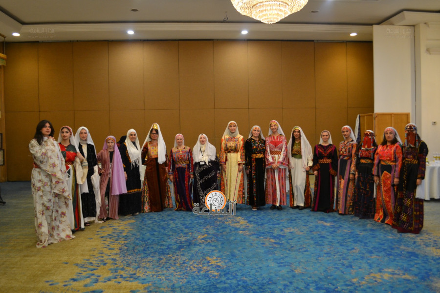 بزيت الزيتون وثوب الجدات.. نساء من