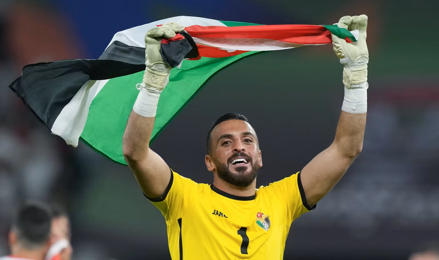 أبو ليلى: نريد الذهب في كأس