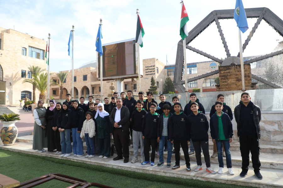 جامعة الزرقاء تستقبل وفدا طلابيا من