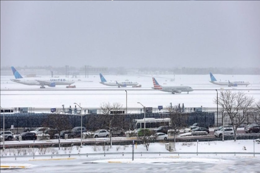 العاصفة تضرب الوسط الغربي: انقطاع الكهرباء