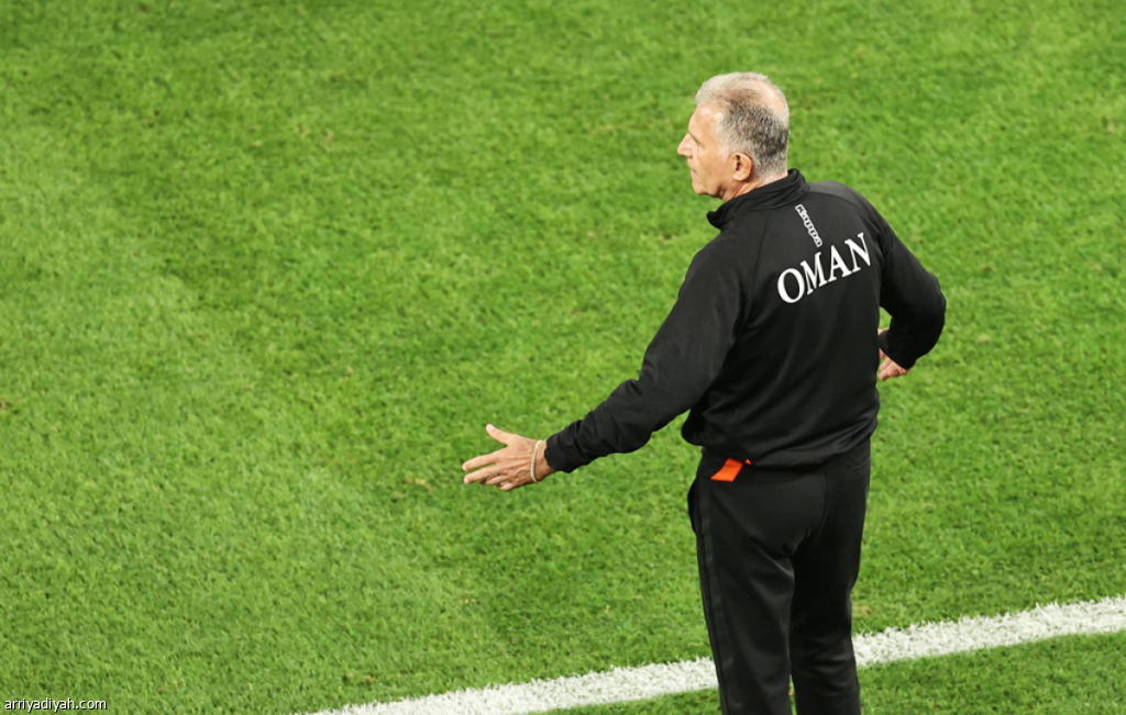 الأردني مخادمة في مرمى قصف المدرب