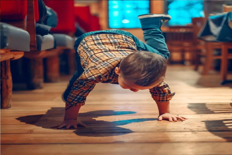 الضرب أم الحرمان؟ متى يجب على