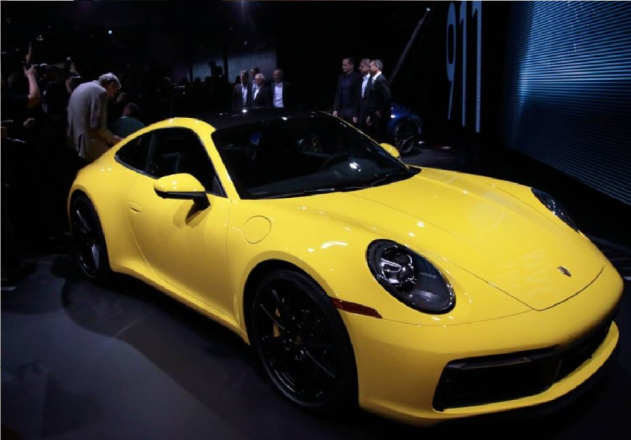 بورشه تتوقف عن العمل في روسيا: