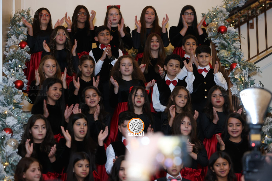 فندق فيرمونت عمّان يضيء شجرة الميلاد