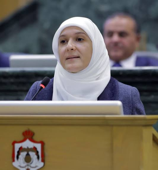 النائب لبنى النمور.. سلامات