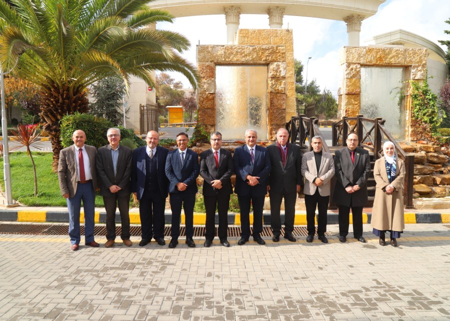 جامعة البترا وجامعة ولفرهامبتون توقعان مذكرة