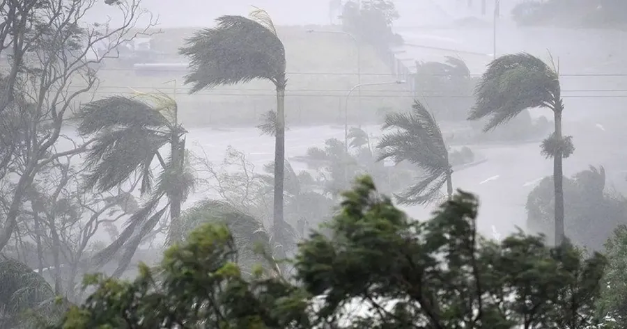 العاصفة بايرون تقترب من الشرق الأوسط..