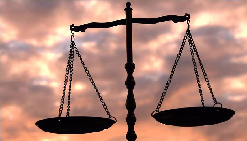 قرار قضائي غريب: فصل موظفة دون