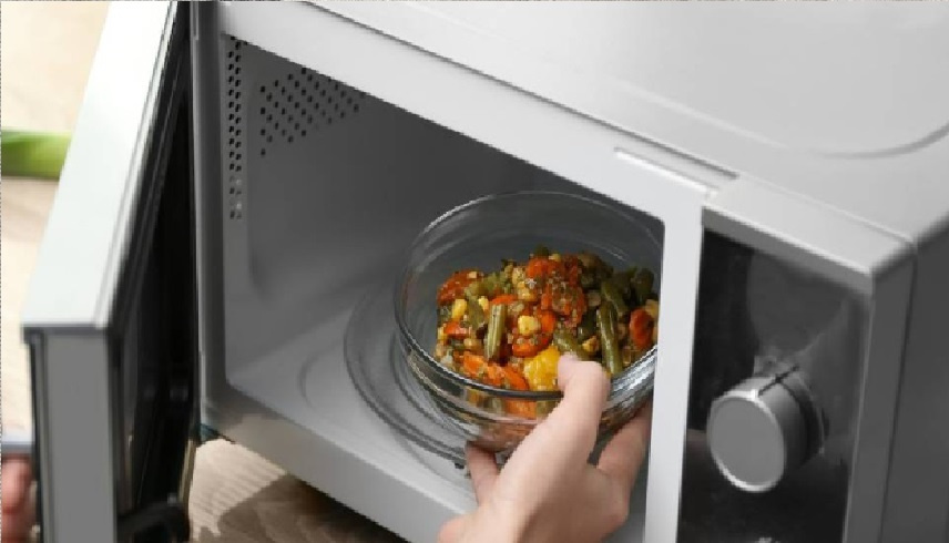 تسخين الميكروويف: لا يوجد رنين للماء