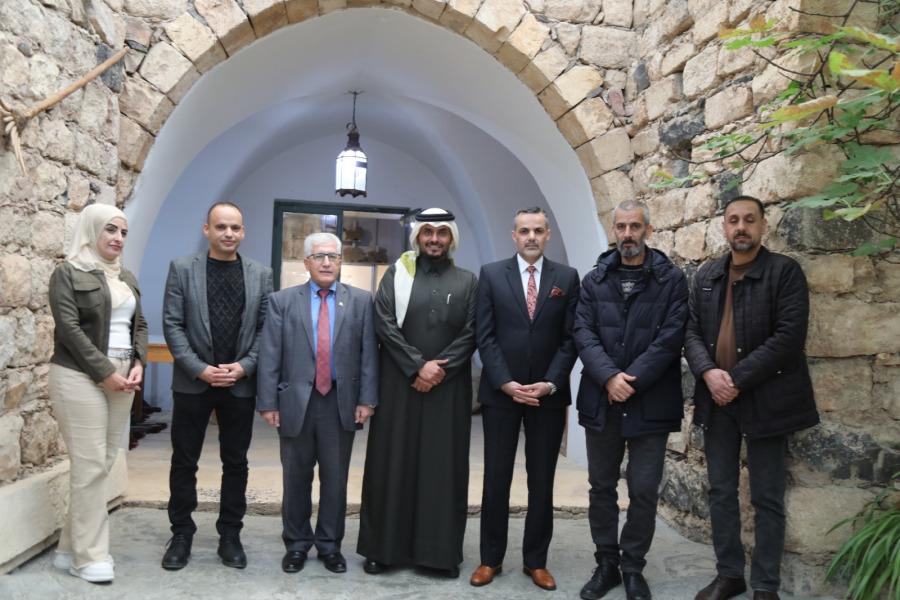 بحث تعزيز العلاقات الأكاديمية بين اليرموك