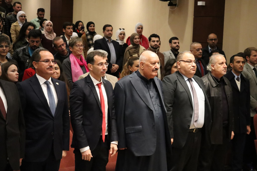 جامعة الزرقاء تشارك في احتفال برنامج
