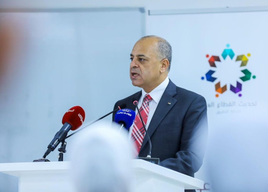 أبو صعيليك يقدم قراءة لأفكار مقترحة