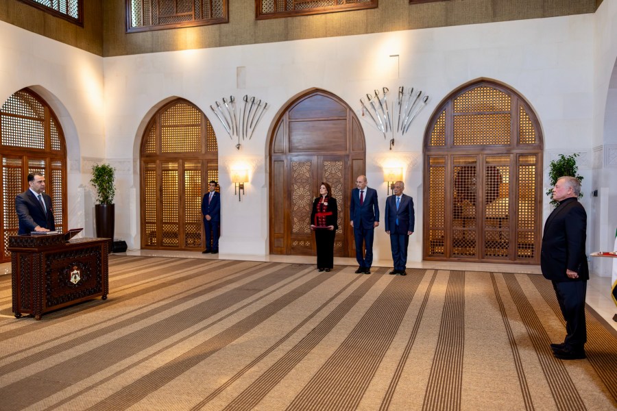 السفيران سمارة والمومني يؤديان اليمين القانونية