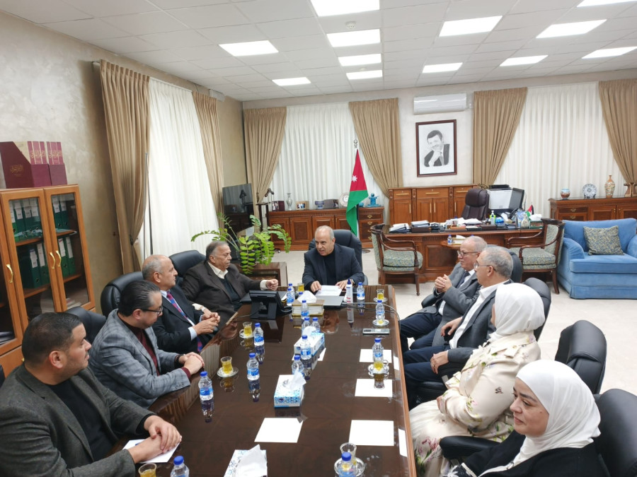 جماعة عمان تقدم مبادرة السياحة العلاجية لوزير