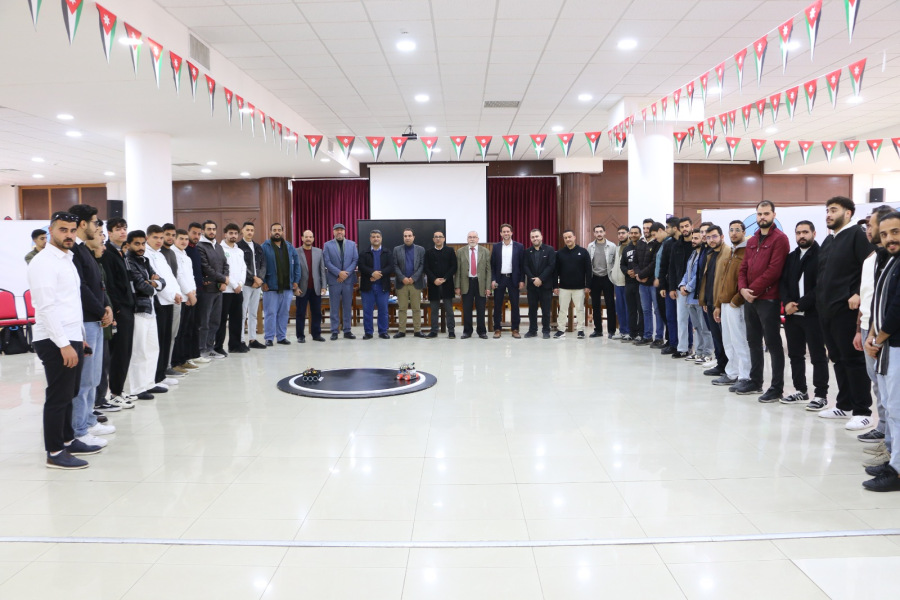 جامعة الزرقاء تنظم بطولة سومو روبوت