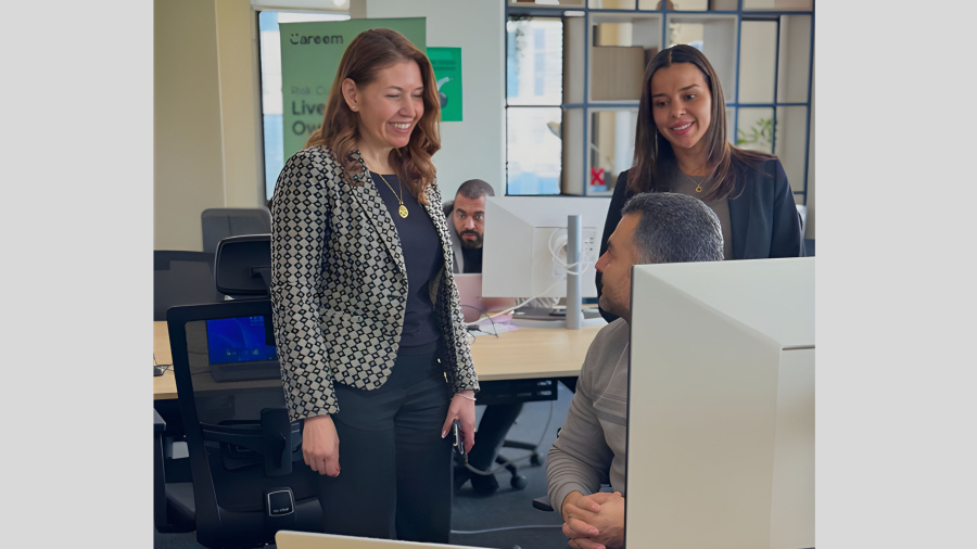 رئيسة مجلس مفوضي هيئة الاتصالات تطلع