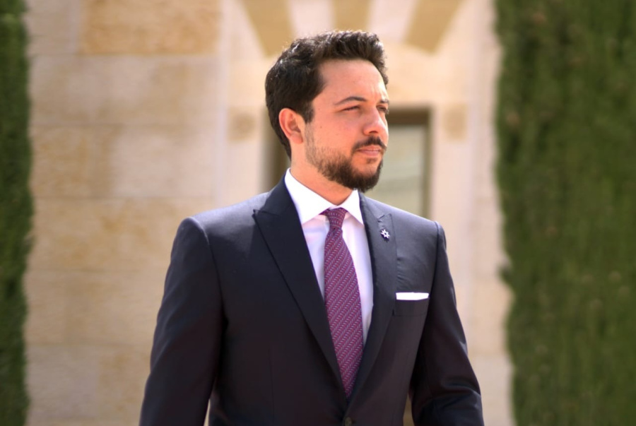 ولي العهد يهنئ المنتخب الوطني بتأهله