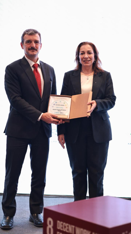 زين الأردن تحصد جائزة بيئة العمل