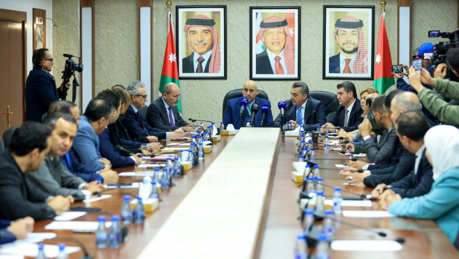 القاضي: وقوفنا الكامل خلف جهود الملك